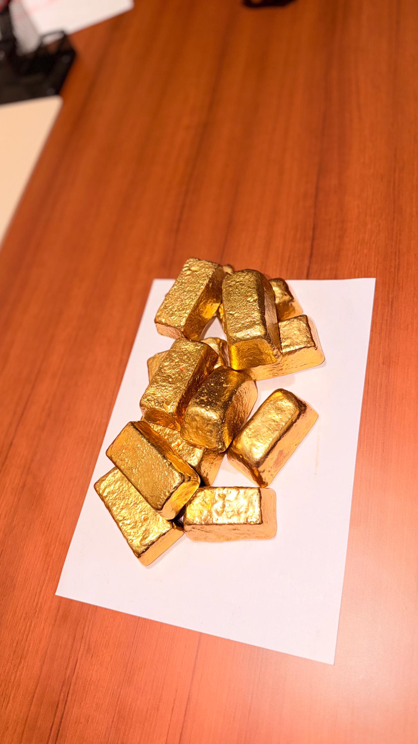 23K quality Gold for sell in Manama Bahrain +256778513580.